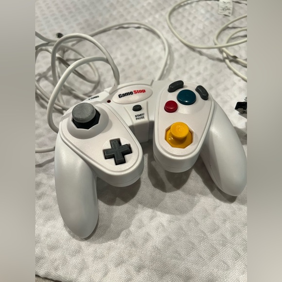 Nintendo Wii Controllers - Picture 2 of 3